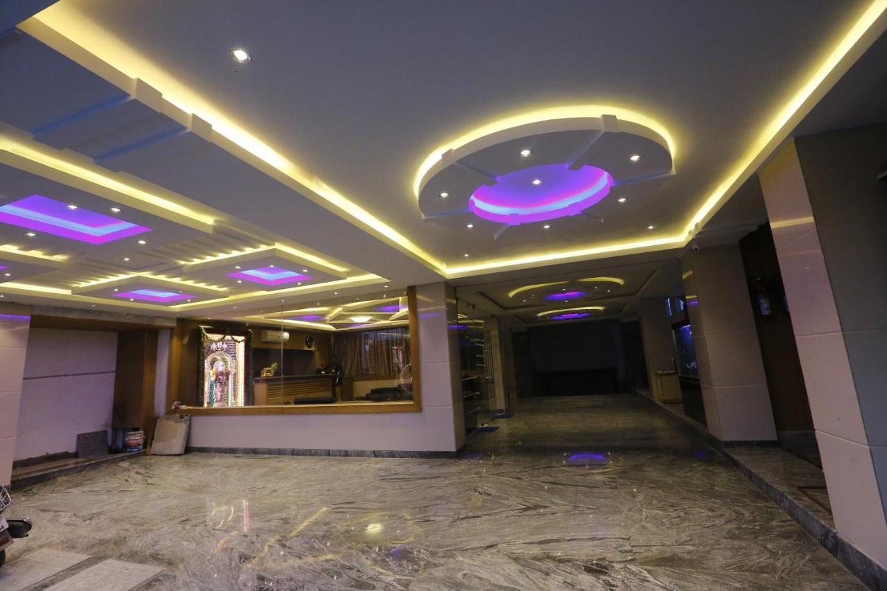 Отель Nitheesh Residency Канчипурам Экстерьер фото