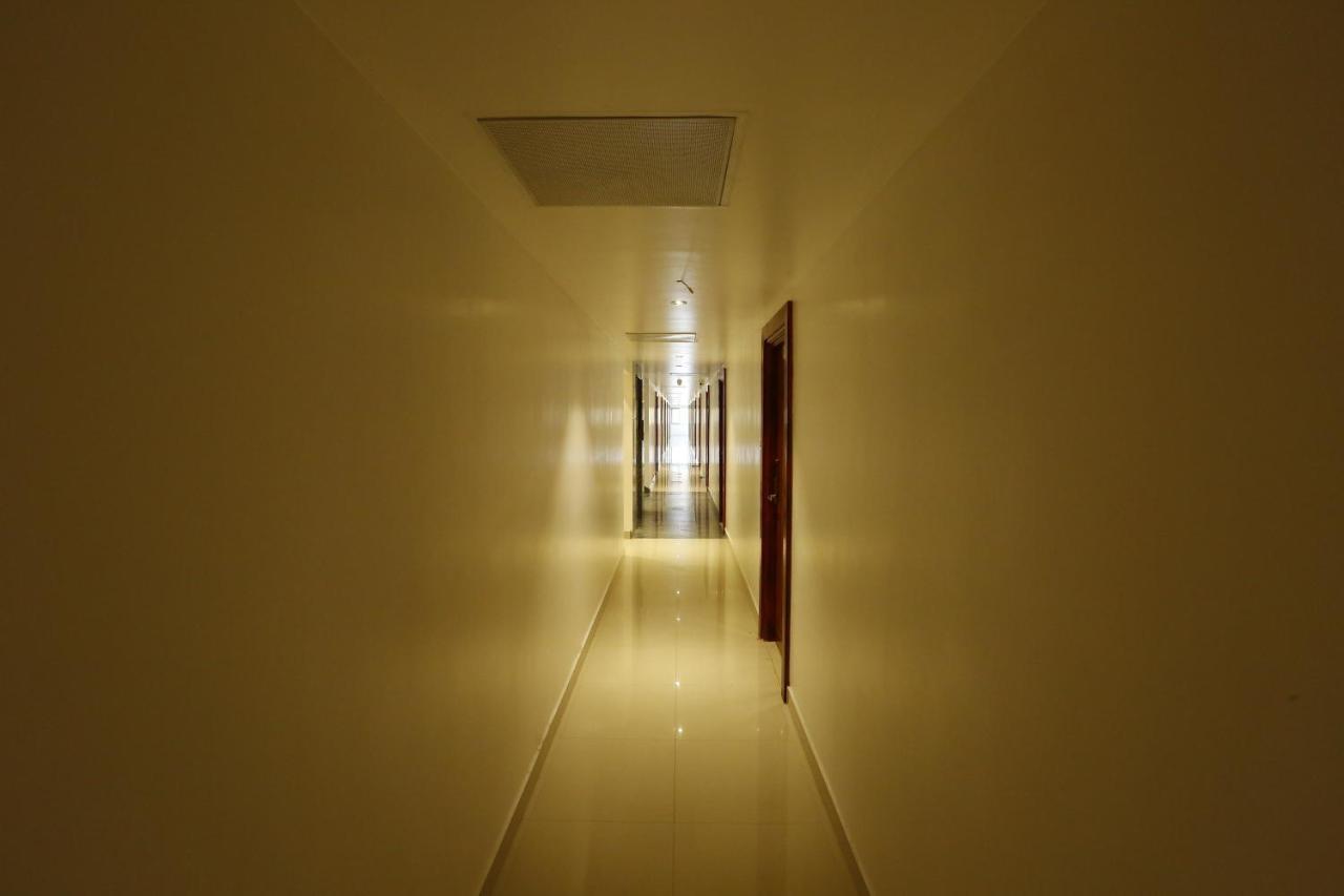 Отель Nitheesh Residency Канчипурам Экстерьер фото